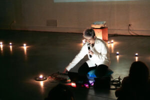 Ofelia de Harshini J. Karunaratne en el Museo de Arte Contemporáneo de Lima